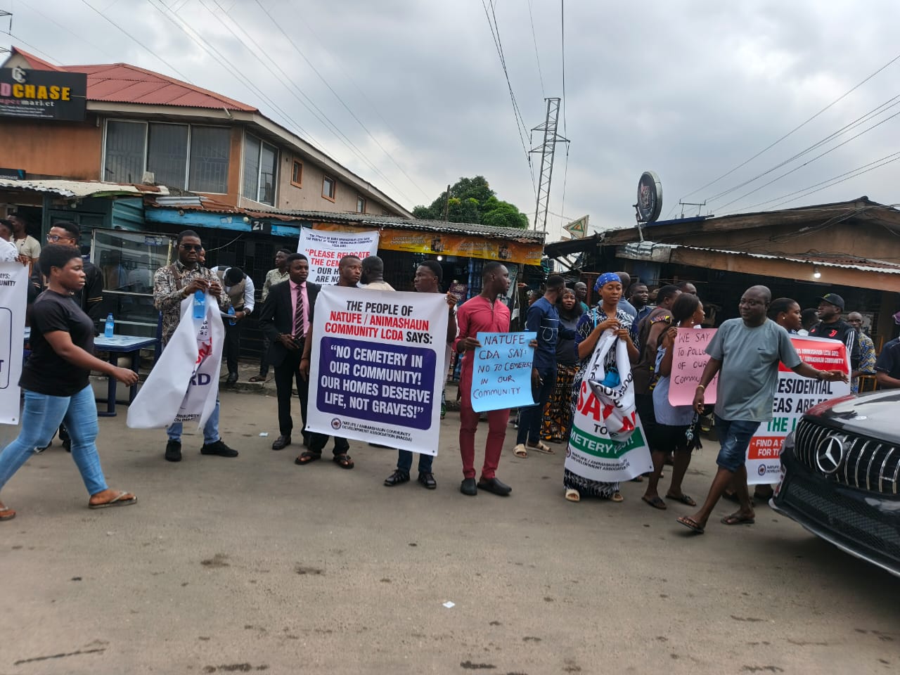 Tension in Surulere as Residents Oppose Construction of Cemetery Near Homes